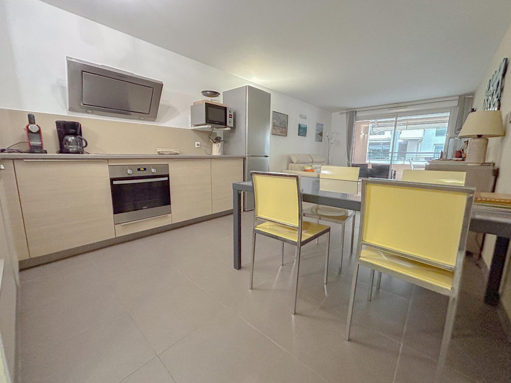 Appartement Centrale A 100 M Des Plages Rue De Provence Saint-Raphaël المظهر الخارجي الصورة